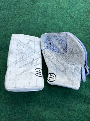 White Junior Warrior Ritual G4 Goalie Glove & Blocker Set Regular (Used)