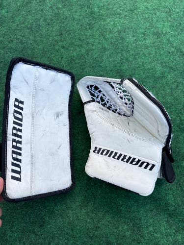 White Youth Warrior Ritual G3 Classic Goalie Glove & Blocker Set Regular (Used)