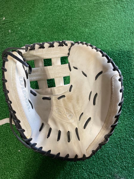 2023 Wilson A950 RH Catcher's Softball Glove 34" (Used)
