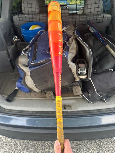 Easton Hype Fire Composite Bat (-8) 22 oz 30" (Used)