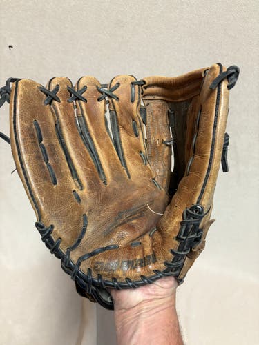 RH DeMarini Helix Softball Glove 13.5" (Used)