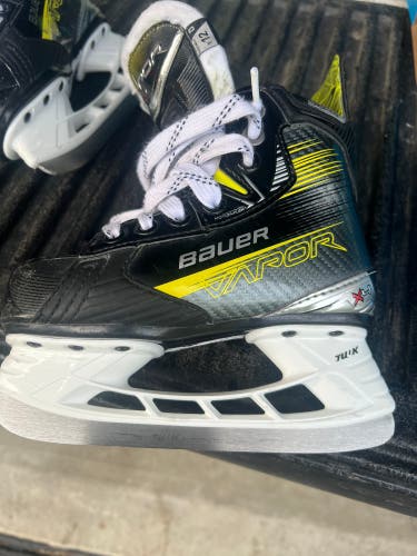 Bauer Vapor X4 Hockey Skates Size Youth 12.