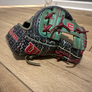 2024 Wilson A2000 RH Infield Baseball Glove 11.5" (Used)