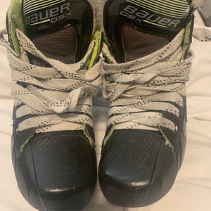 Bauer GSX Hockey Goalie Skates Extra Wide Width Size 5.5 (Used)