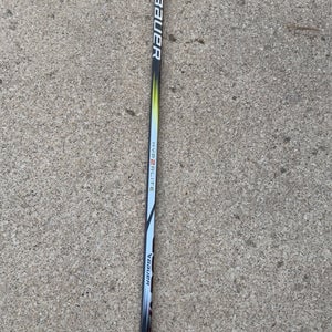 Junior Bauer Vapor Hyperlite 2 Right Handed Hockey Stick P92 (Used)