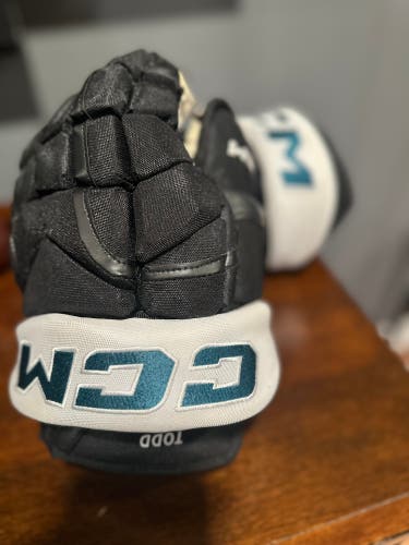 Pro Stock CCM HG12 Gloves 13" (Used)