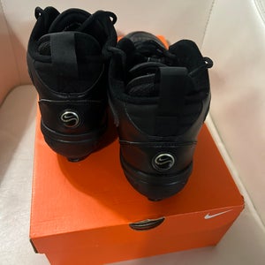 Black Men's Size M 10.0 (W 11.0) Adult Nike Molded Cleats (Used)