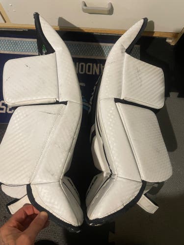 22" 2024 Vaughn Slr3 Goalie Leg Pads Pro Stock (Used)