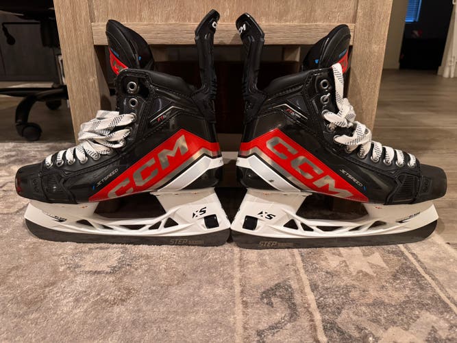 2024 CCM JetSpeed FT6 Pro Hockey Skates Regular Width - 9.5 Regular Fit - Only skated in 1 time