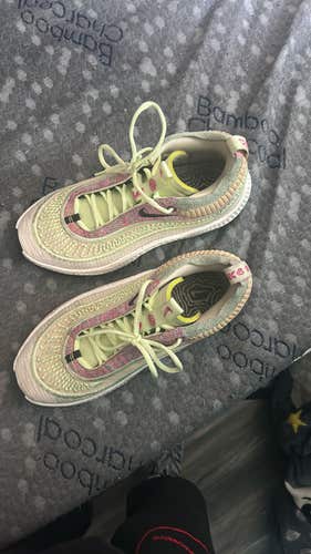 Men's Size M 11.0 (W 12.0) (Used) Basketball Shoes