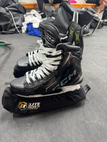 2025 CCM Tacks XF Pro Hockey Skates Regular Width Size 6 (Used 2 times)