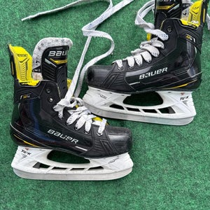Intermediate Bauer Supreme M4 Hockey Skates (Fit 3) Size 4.5 (Used)
