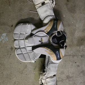 Large Vaughn Epic 8400 Goalie Chest Protector (Used)