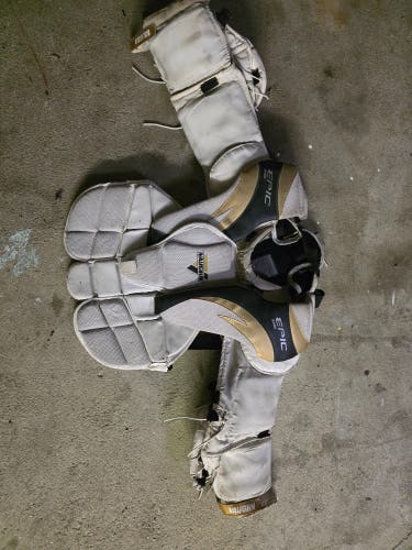 Large Vaughn Epic 8400 Goalie Chest Protector (Used)