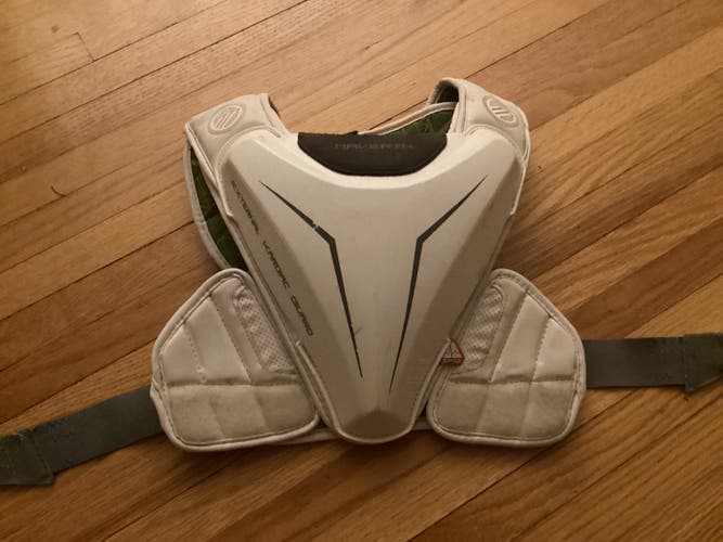Small Adult Maverik M5 Shoulder Pads (Used)