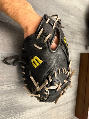 Wilson A730 RH Catcher's Baseball Glove 32.5" (Used)
