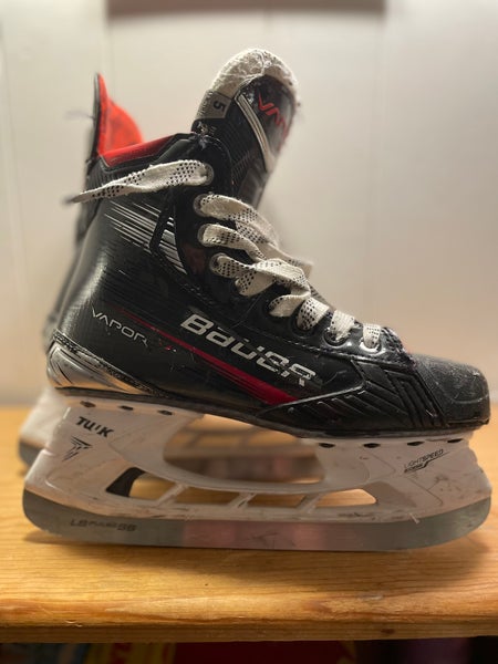 Bauer Vapor X4 Hockey Skates Size 5 (Used)