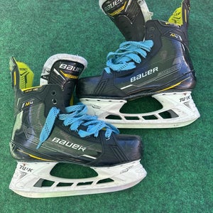 Senior Bauer Supreme M4 Hockey Skates (Fit 2) Size 9 (Used)