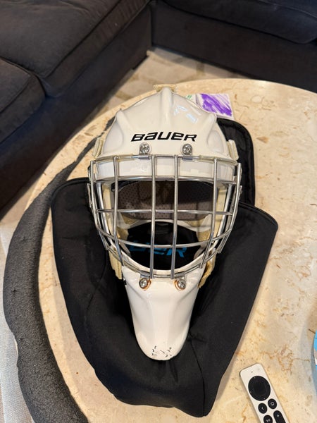 Senior Medium Bauer Profile 950 Goalie Mask (Used)