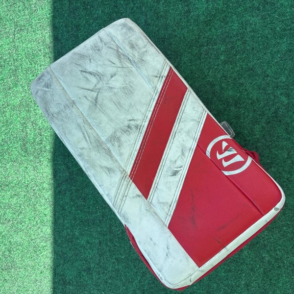 Red Junior Warrior Ritual G4 Goalie Blocker Regular (Used)