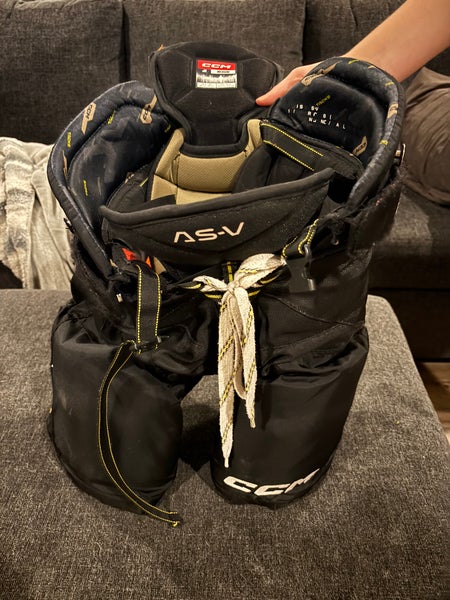Junior Medium CCM Tacks AS-V Hockey Pants (Used)