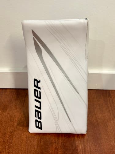 2024 Bauer Vapor Hyperlite 2 Blocker Regular (Used): Excellent Condition