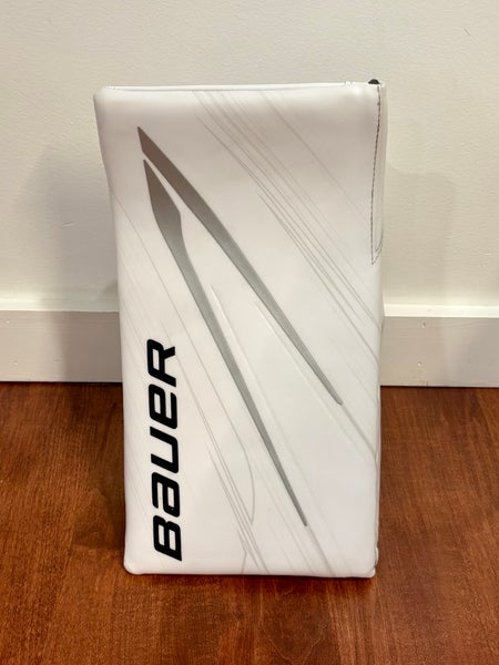 2024 Bauer Vapor Hyperlite 2 Blocker Regular (Used): Excellent Condition