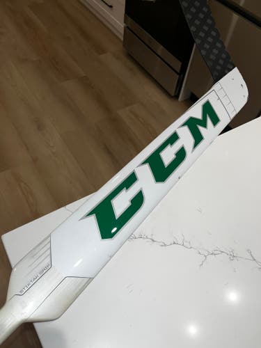 CCM Axis -  26" - Pro Stock