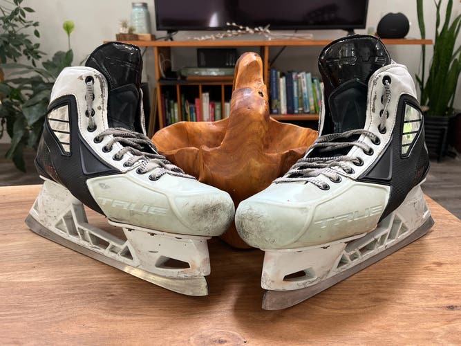 True Custom Pro Hockey Goalie Skates Regular Width Pro Stock 10.5 (Used)