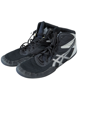 Used Under Armour Basketball Shoes Y White And Black Youth 06.5 11833-S000165751