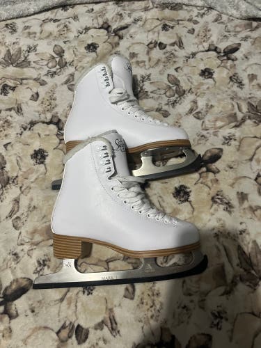 Jackson Ultima Figure Skates Adult 5 (Lightly Used)