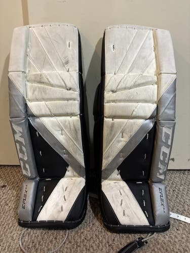 28" 2021 CCM Extreme Flex 5.5 Goalie Leg Pads (Used)