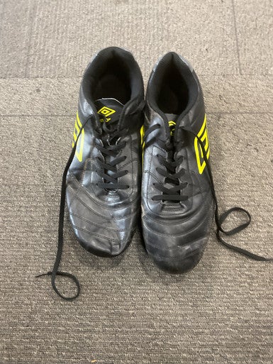 Used Umbro Soccer Cleats Black Senior 10.5 11614-S000221172