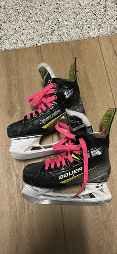 Bauer Vapor X Hockey Skates Size 3 (Used)