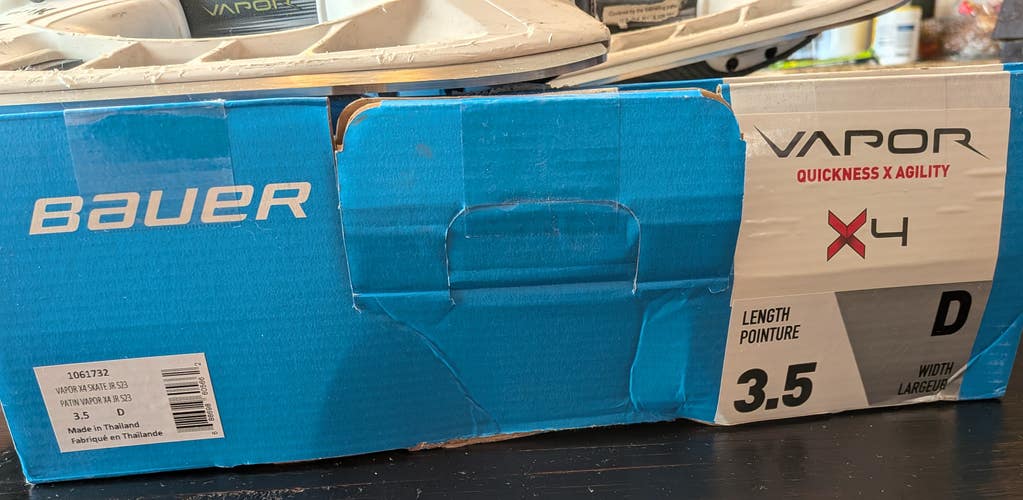 Bauer Hockey Skates Regular Width Size 3.5 (Used)