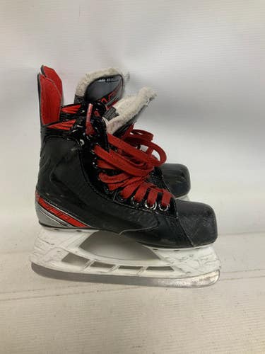 Used Bauer VAPOR X2.5 Junior Hockey Skate Junior 02 11823-S000034028