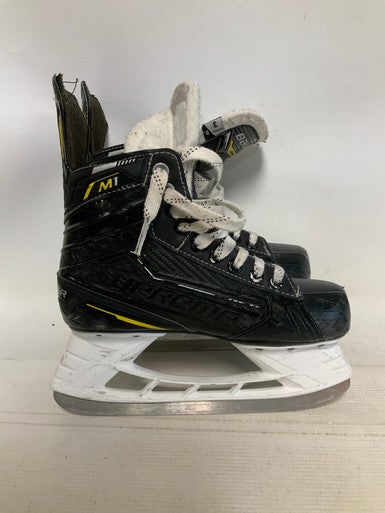 Used Bauer SUPREME M1 Junior Hockey Skate Junior 03 11823-S000034027
