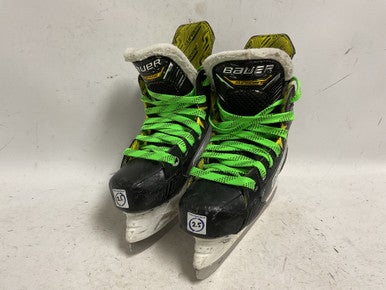 Used Bauer SUPREME M4 Junior Hockey Skate Junior 02.5 11855-S000190601