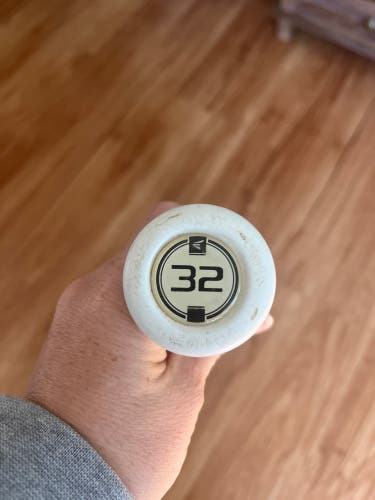 2022 Easton Firefly Composite Bat (-12) 20 oz 32" (Used)