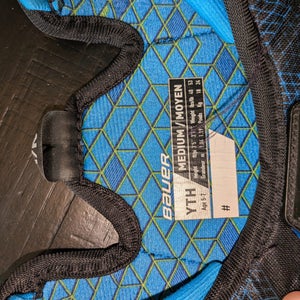 Medium Youth Bauer Shoulder Pads (Used)
