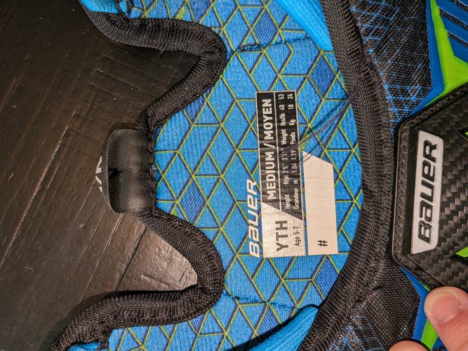 Medium Youth Bauer Shoulder Pads (Used)