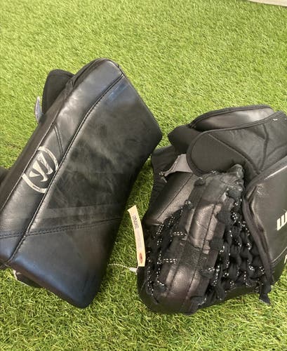 Junior Warrior Ritual G6 E+ Regular Goalie Glove & Blocker
