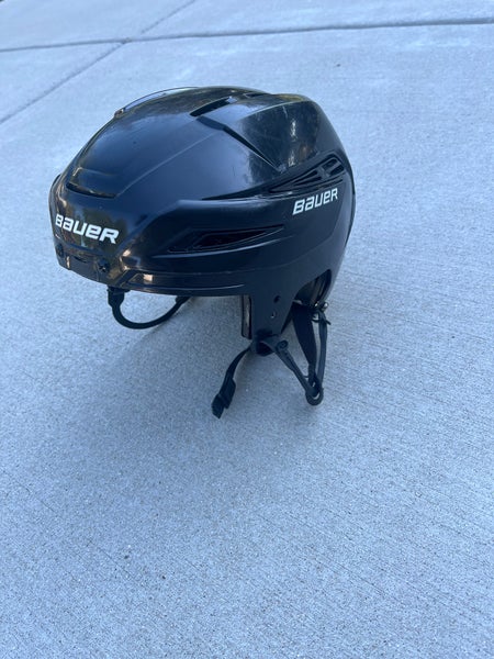Large Bauer Helmet (Used)