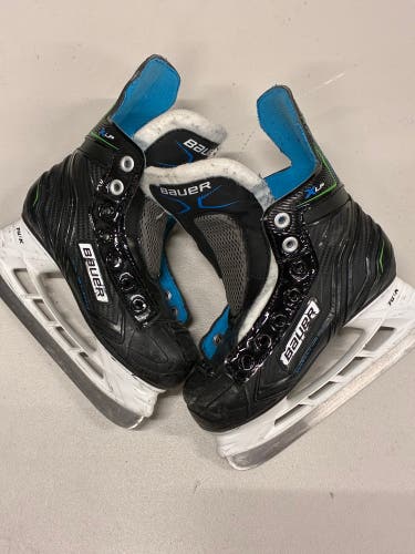 Youth Bauer XLP Hockey Skates Regular Width 11 (Used)