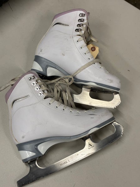White Jackson Ultima Figure Skates Adult 9 (Used)