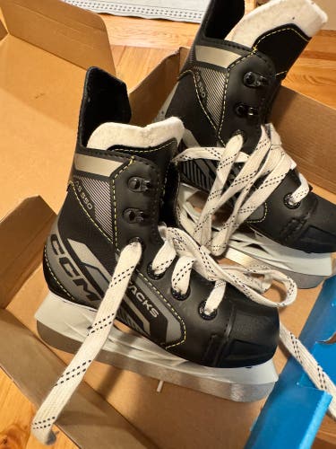 CCM AS-550 Hockey Skates 10 (Used)