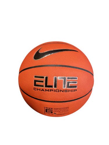 Used Nike Basketball Womens Indoor 11884-S000048834