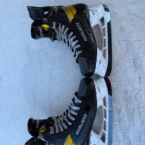 Bauer Supreme UltraSonic Hockey Skates Regular Width Size 6.5 (Used)