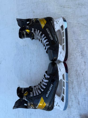 Bauer Supreme UltraSonic Hockey Skates Regular Width Size 6.5 (Used)