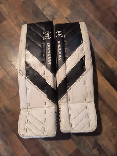 28" 2019 Warrior Ritual GT2 Goalie Leg Pads (Used)